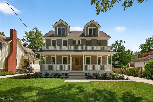 81 Hall ST, Chagrin Falls, OH 44022