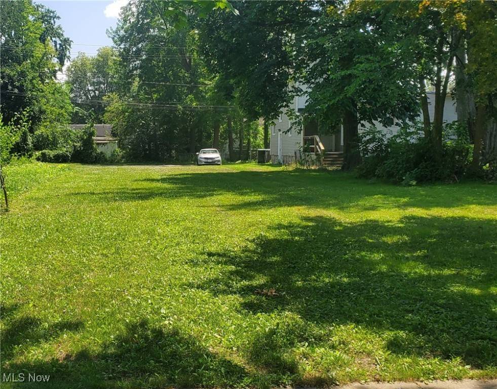 352 8th ST, Lorain, OH 44035