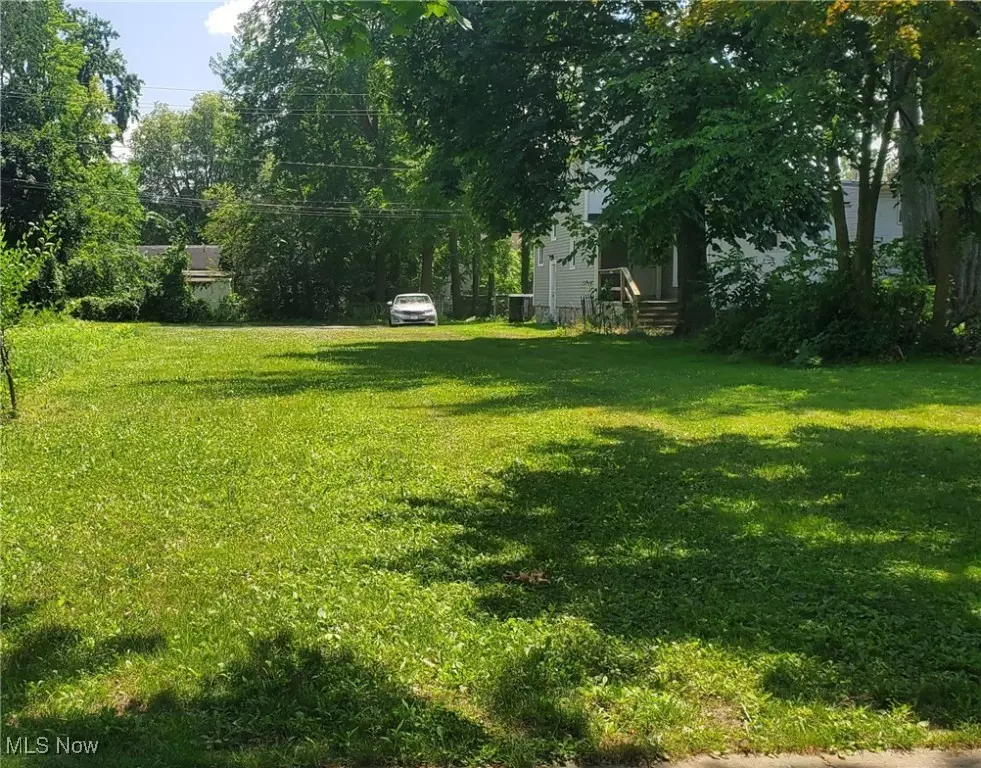 Elyria, OH 44035,352 8th ST