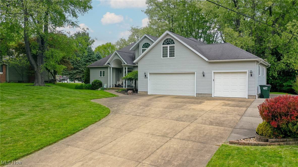 729 Norton DR, Tallmadge, OH 44278