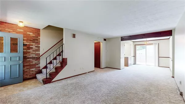Stow, OH 44224,2140-2144 Woodlawn CIR