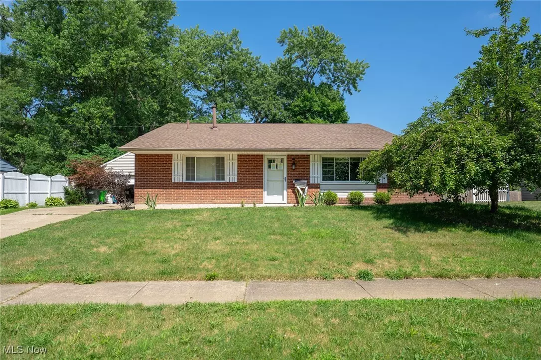 Munroe Falls, OH 44262,400 Cathy DR