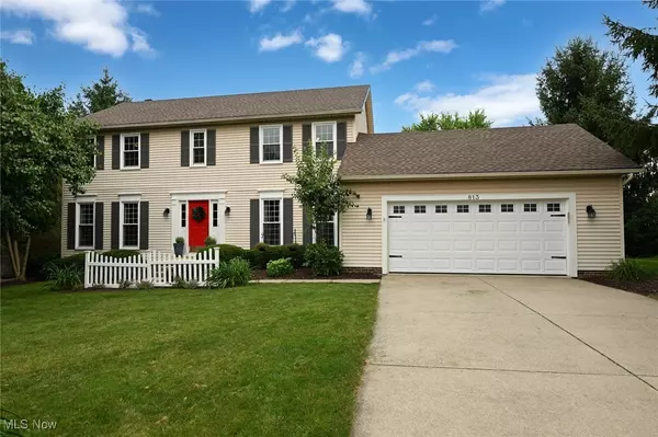 813 Silverberry LN, Hudson, OH 44236