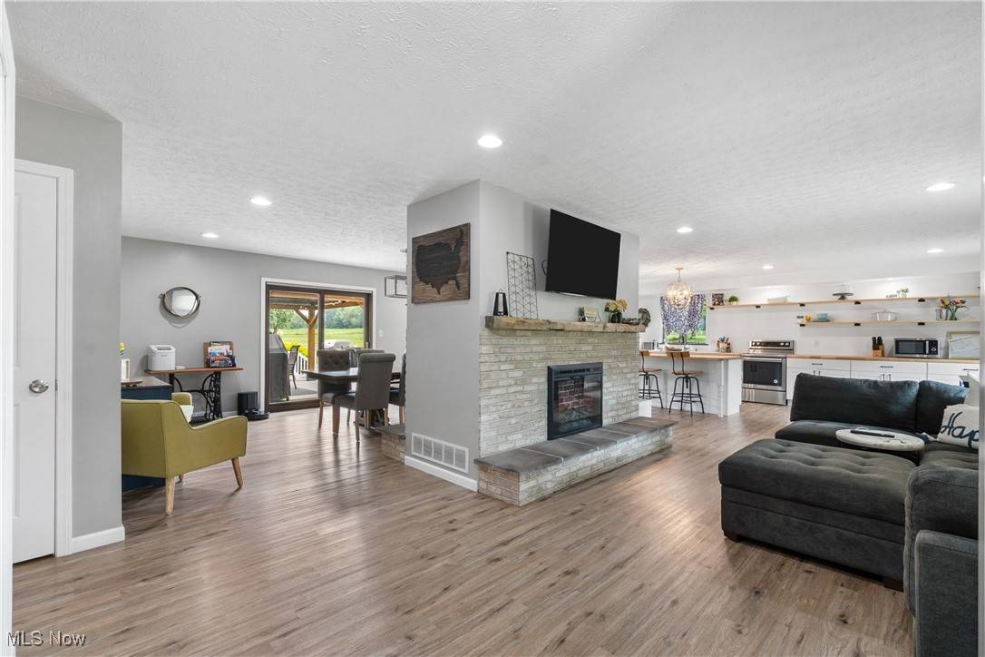 New Franklin, OH 44216,3111 Serfass RD