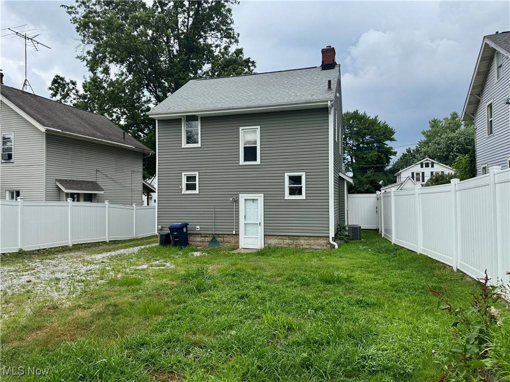 Akron, OH 44305,667 Eastland AVE