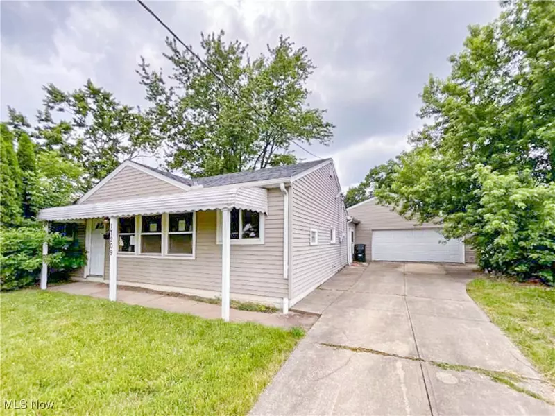 17209 Palda DR, Cleveland, OH 44128