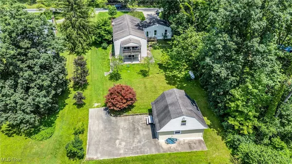 Hudson, OH 44236,166 W Barlow RD