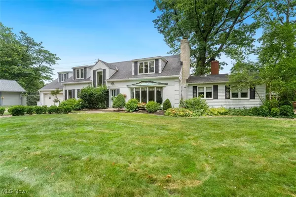 Rocky River, OH 44116,18950 Rockcliff DR