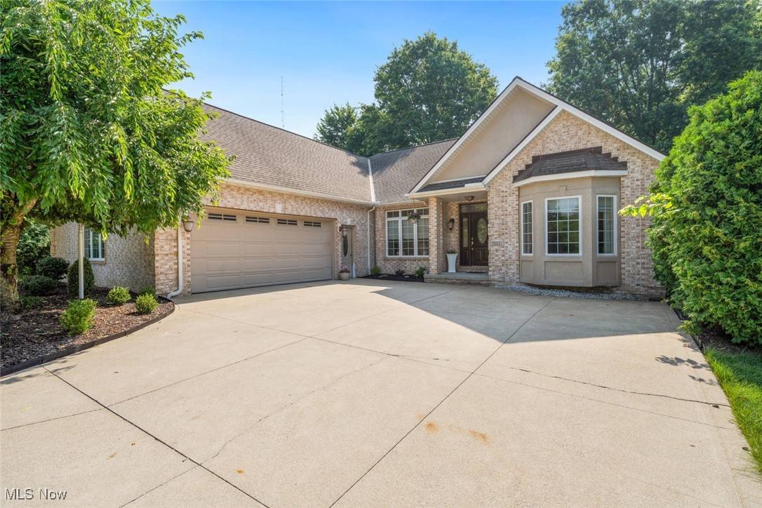 7661 Quail Hollow DR, Seven Hills, OH 44131