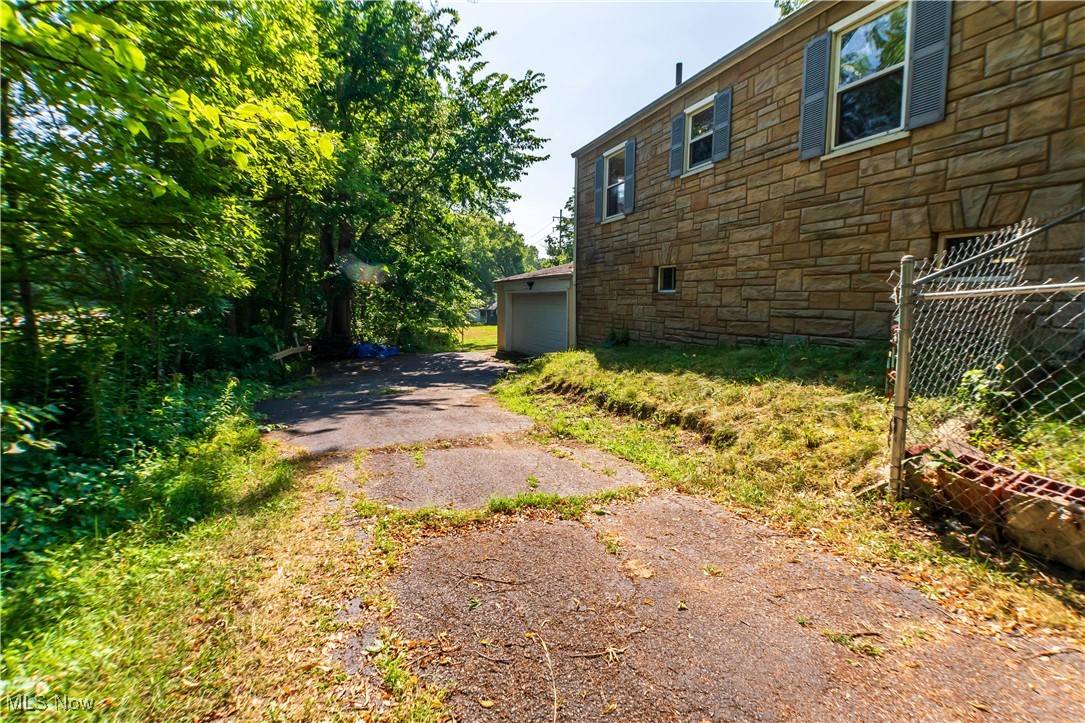 Akron, OH 44312,3007 E Waterloo RD