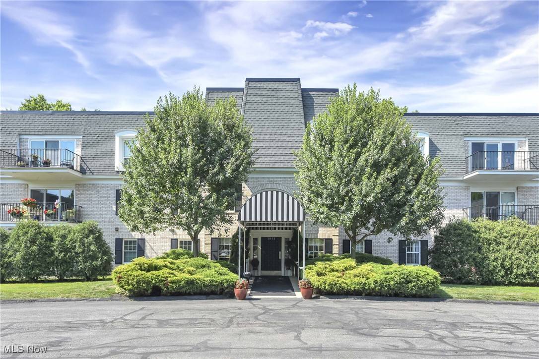 1851 King James #322, Westlake, OH 44145