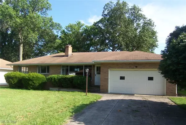 918 Starlight DR, Seven Hills, OH 44131