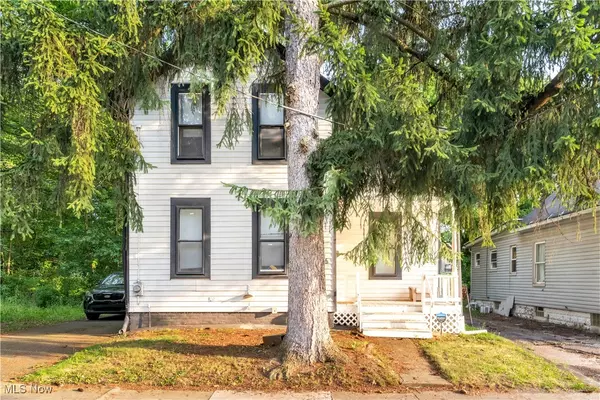 386 E Voris ST, Akron, OH 44311
