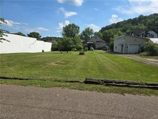 Uhrichsville, OH 44683,1028 W 1st ST