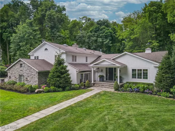 1776 Chartley RD, Gates Mills, OH 44040