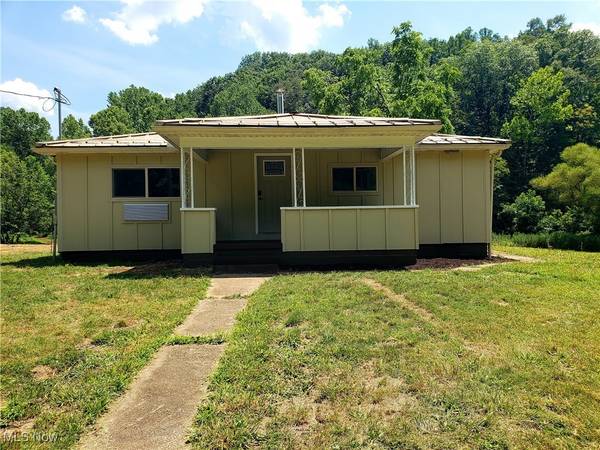 1617 Elk Fork Road, Gandeeville, WV 25243