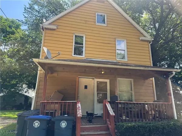 1021 La Croix AVE, Akron, OH 44307