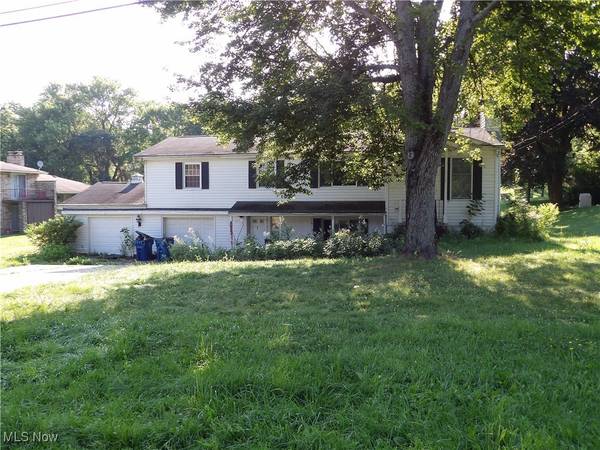 6388 Marchinn DR, Ravenna, OH 44266