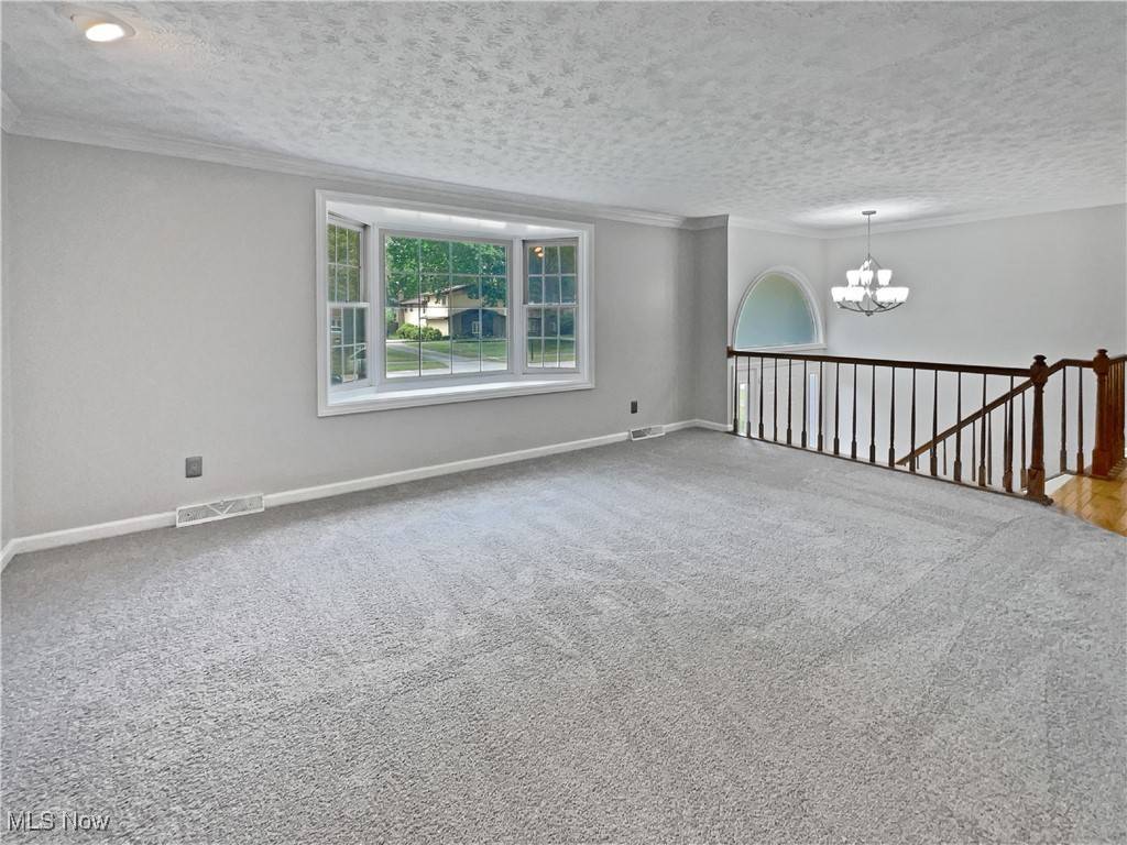 North Olmsted, OH 44070,6305 Christman DR