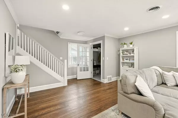 Lakewood, OH 44107,1520 Bunts RD