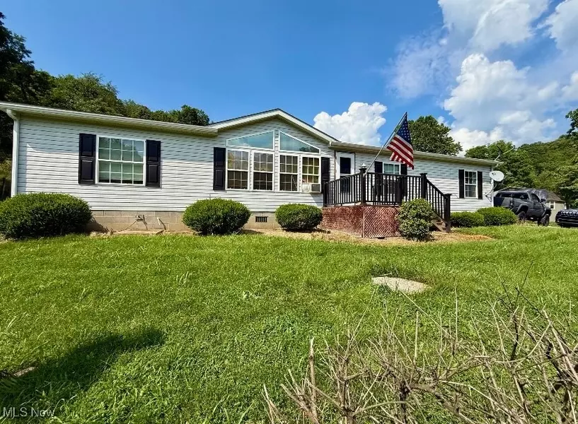 1711 Hardins Run RD, New Cumberland, WV 26047