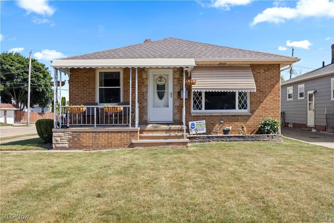 3434 Center DR, Parma, OH 44134