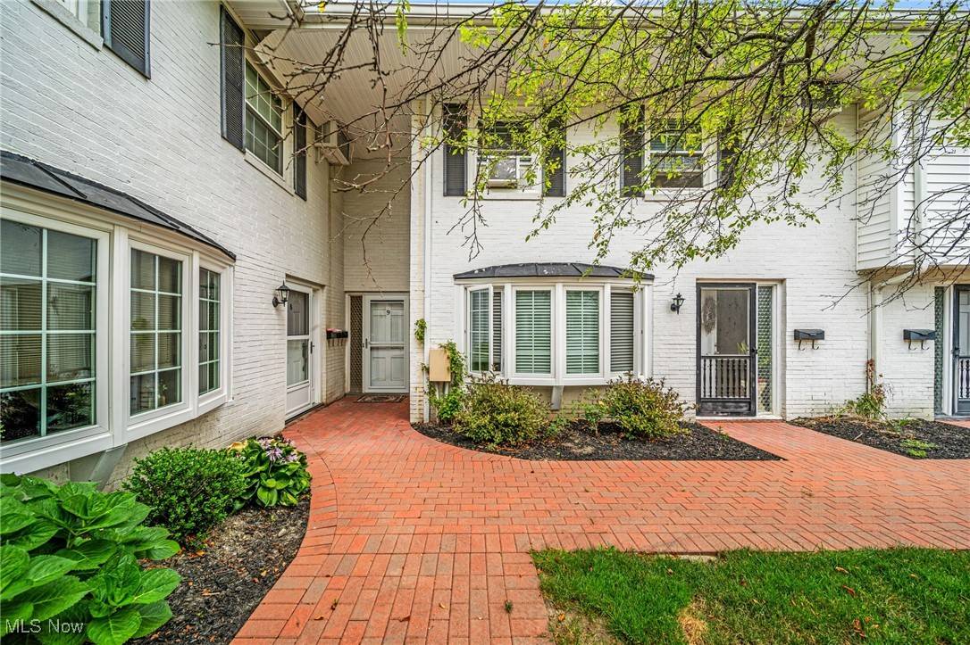 Mentor, OH 44060,5 Meadowlawn DR #9
