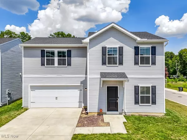 677 Crossings LN, Akron, OH 44320