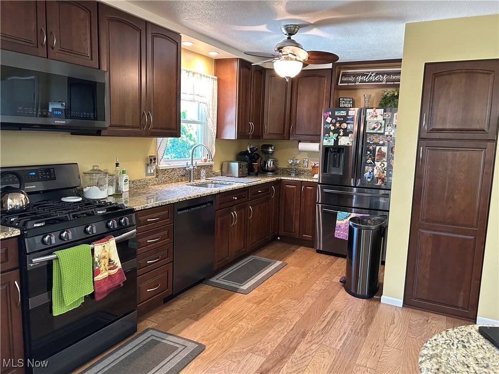 Euclid, OH 44119,21021 Recher AVE