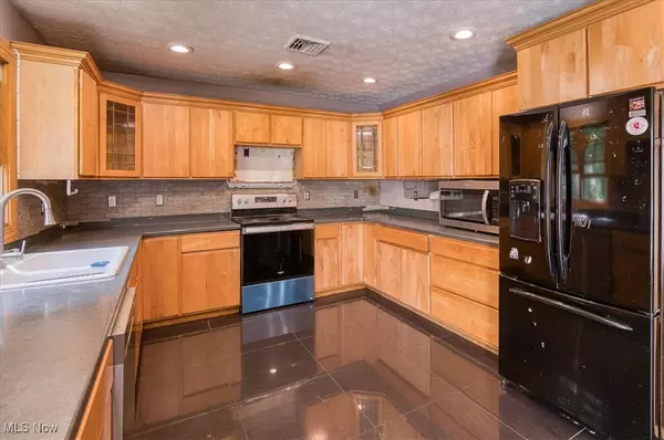 Middlefield, OH 44062,16765 Old State RD