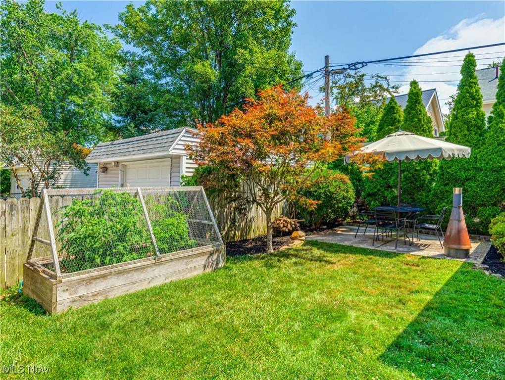 Lakewood, OH 44107,1233 Hall AVE