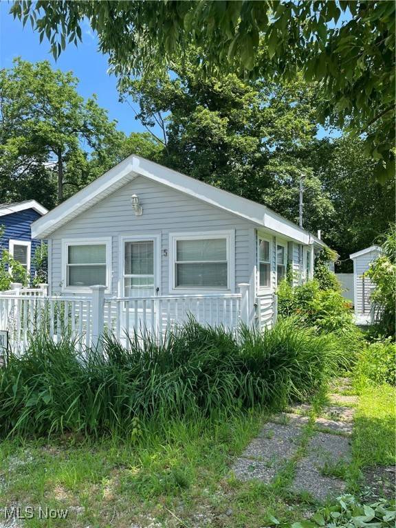 5825 Lake RD, Ashtabula, OH 44004