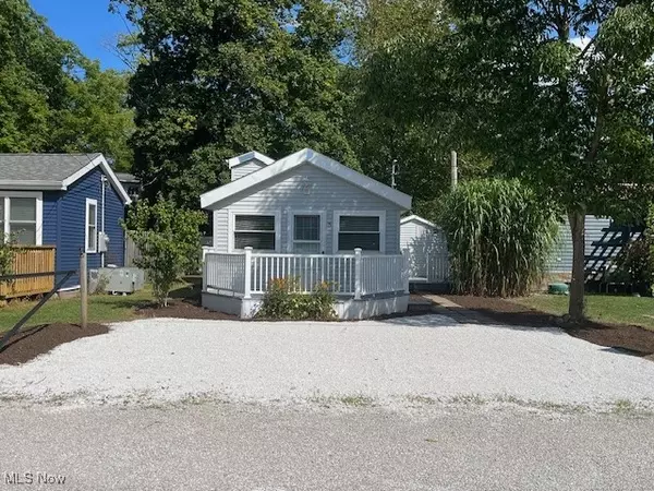 5825 Lake RD, Ashtabula, OH 44004