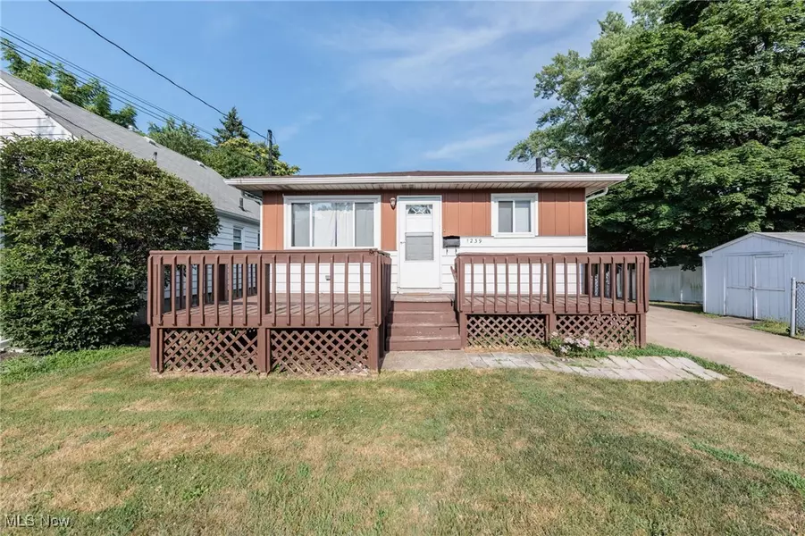 1239 Murray AVE, Akron, OH 44310