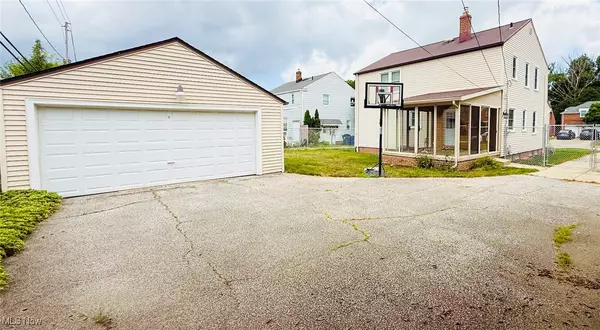 Cleveland Heights, OH 44118,3620 Severn RD