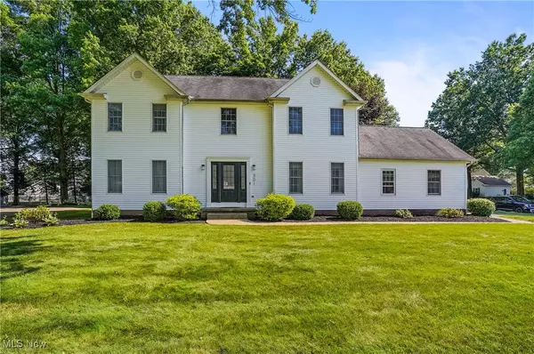 301 Hilltop BLVD, Canfield, OH 44406