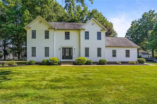 301 Hilltop BLVD, Canfield, OH 44406