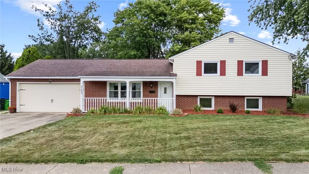 717 7th ST NE, North Canton, OH 44720