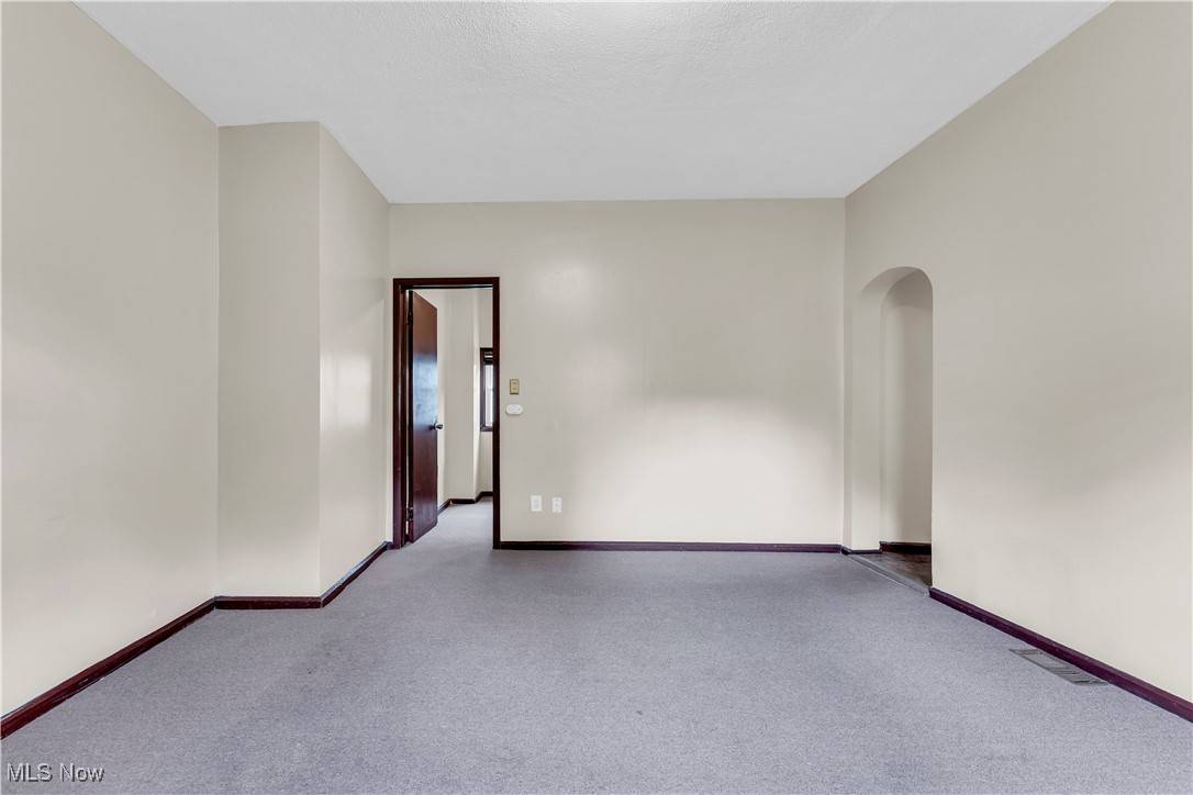 Cleveland, OH 44102,1873 W 47th ST #4