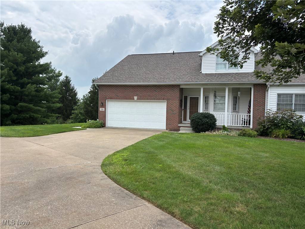 1136 Pine Bluff DR NE, New Philadelphia, OH 44663