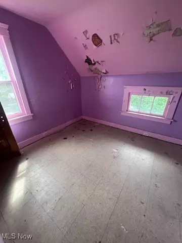 Cleveland, OH 44102,9907 Gambier AVE