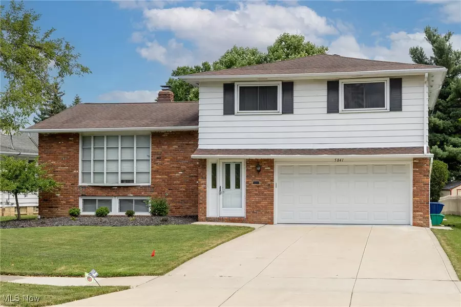 5841 Cantwell DR, Mayfield Heights, OH 44124