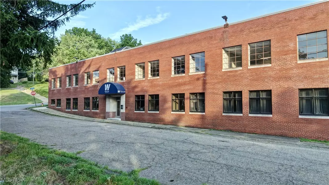 295 Wetmore AVE SE #A, Massillon, OH 44646