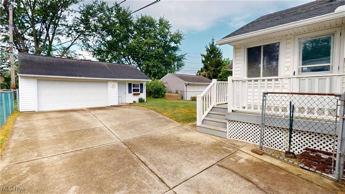 Middleburg Heights, OH 44130,16383 Barriemore AVE