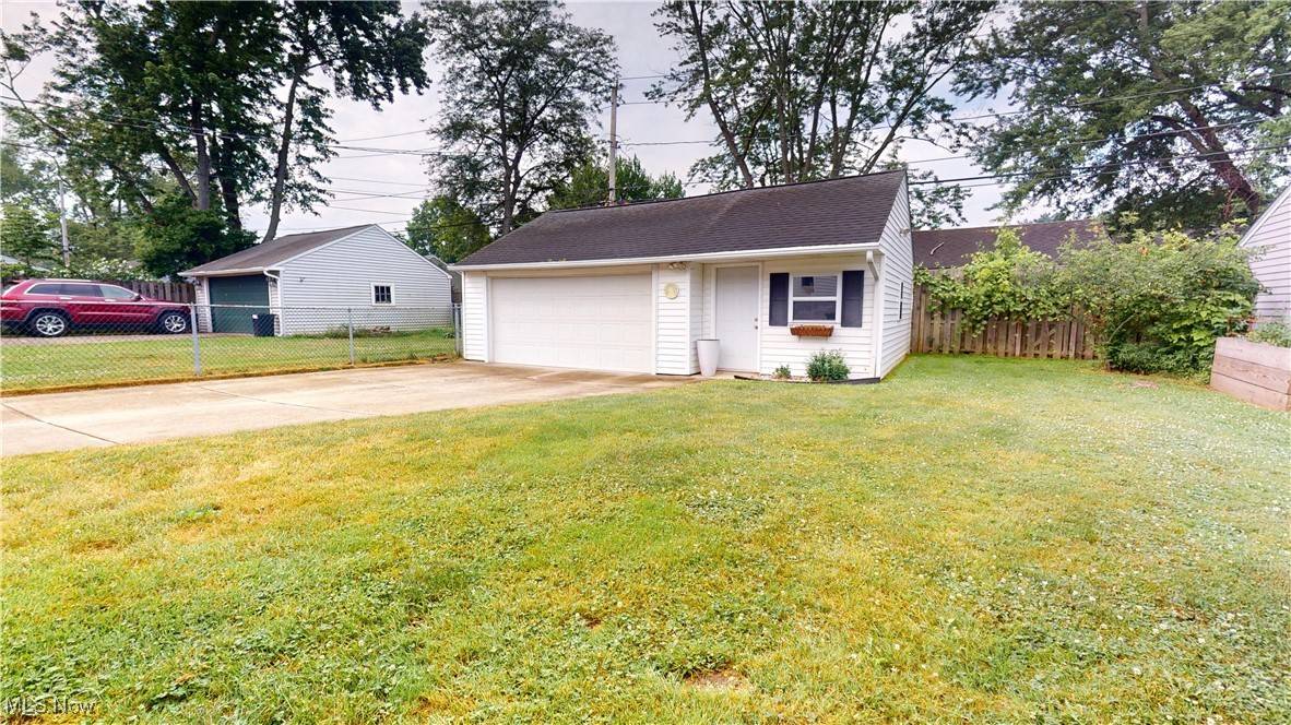 Middleburg Heights, OH 44130,16383 Barriemore AVE