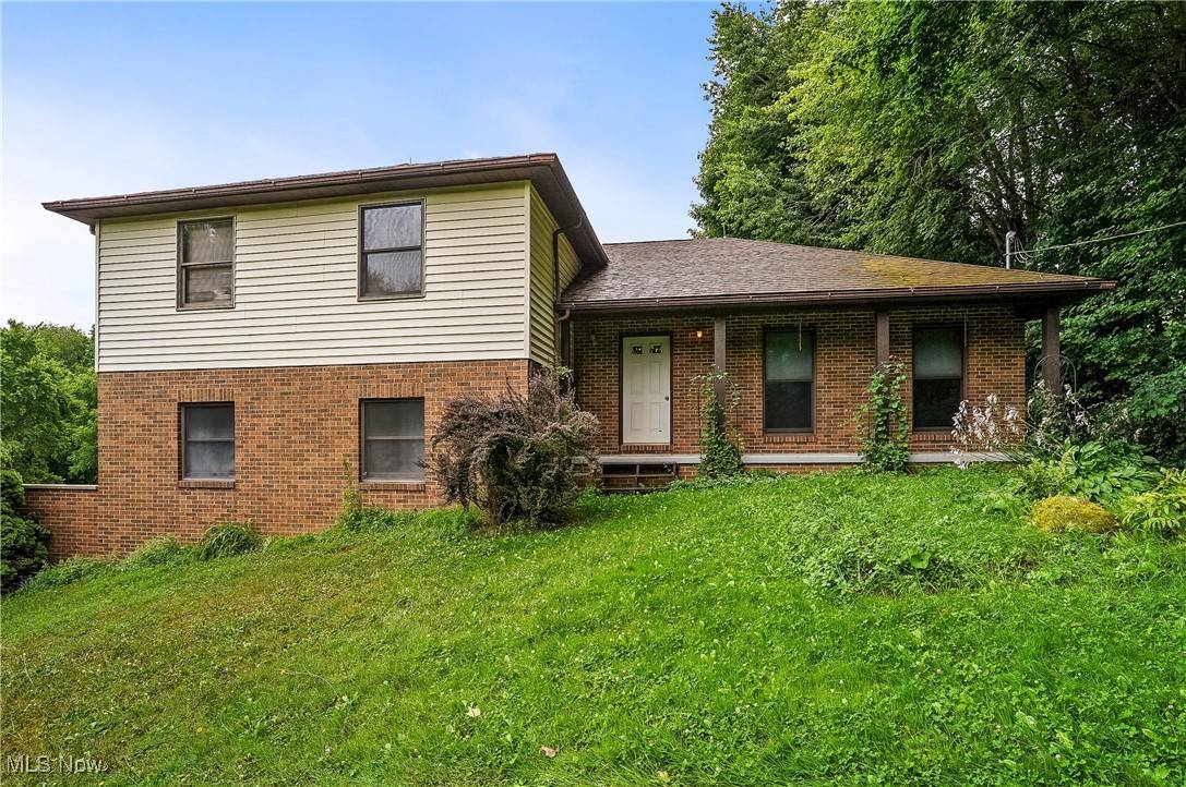 1660 Martin RD, Mogadore, OH 44260