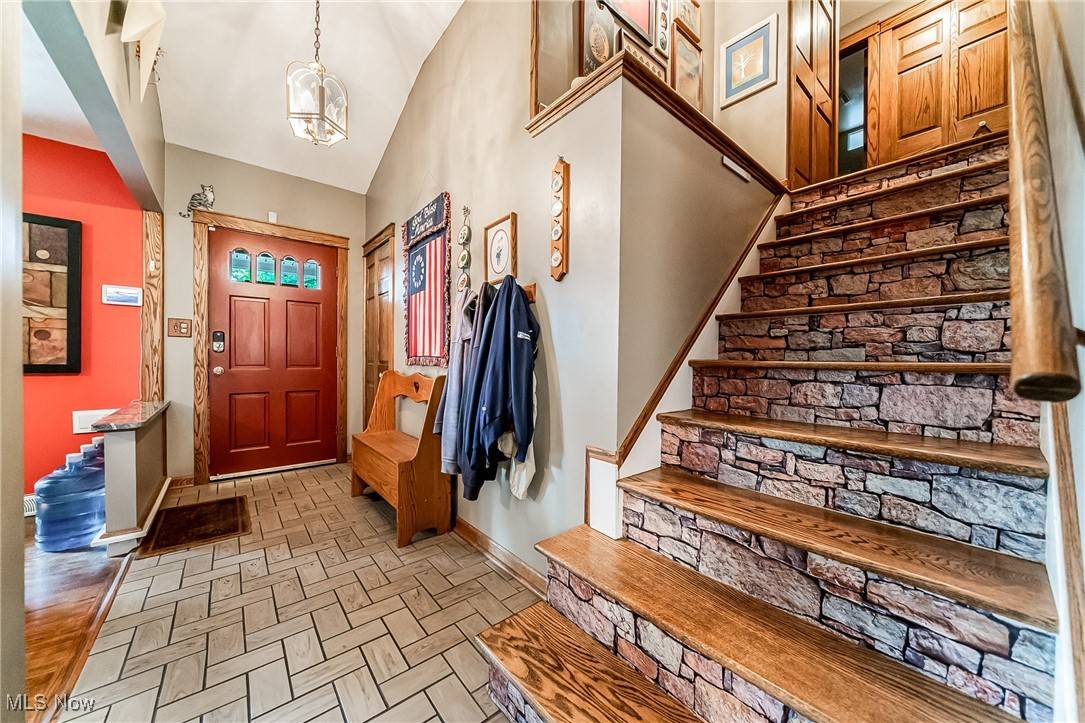 North Olmsted, OH 44070,3195 W 230th ST