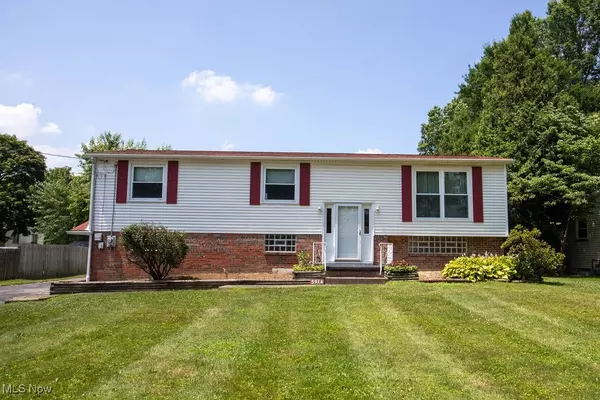 3914 Niles Carver RD, Mineral Ridge, OH 44440