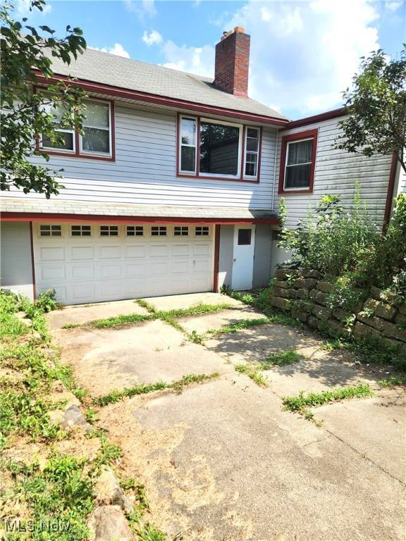 225 Forest Hill DR, Youngstown, OH 44515
