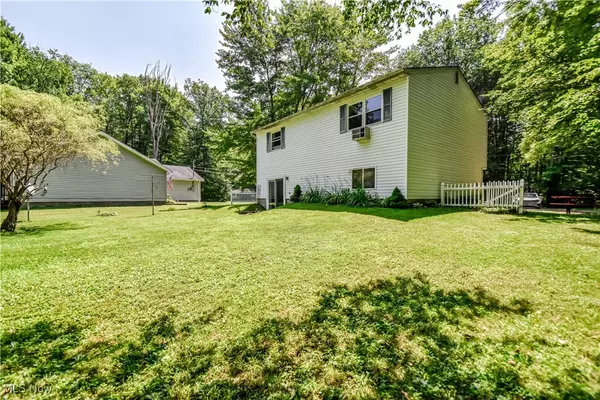 Roaming Shores, OH 44084,2074 S Park LN